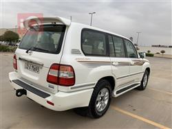 تۆیۆتا لاند کروزەر